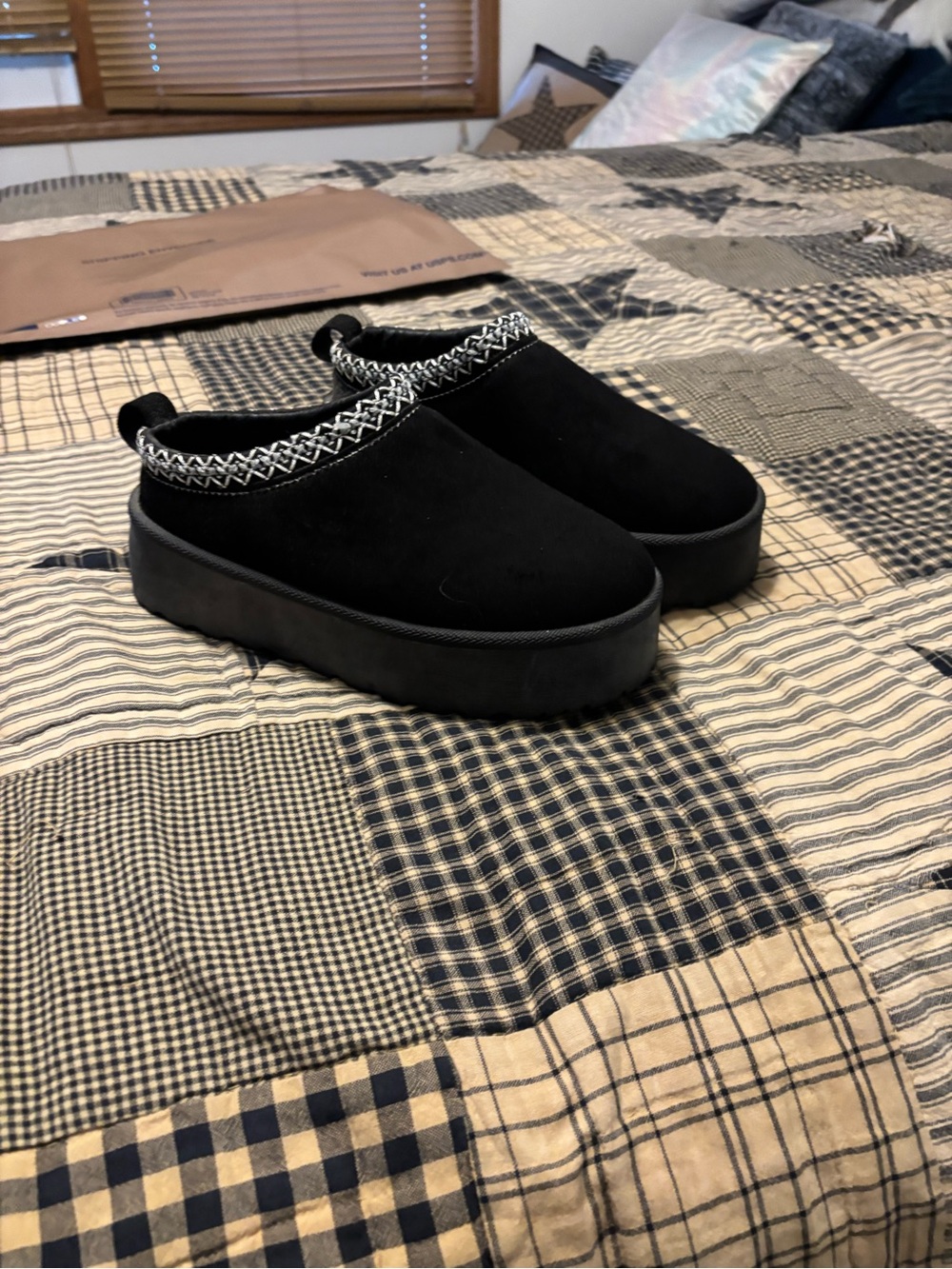 Mudd Black Slip-On Platform Clogs with Woven Trim similar Ugg 💕